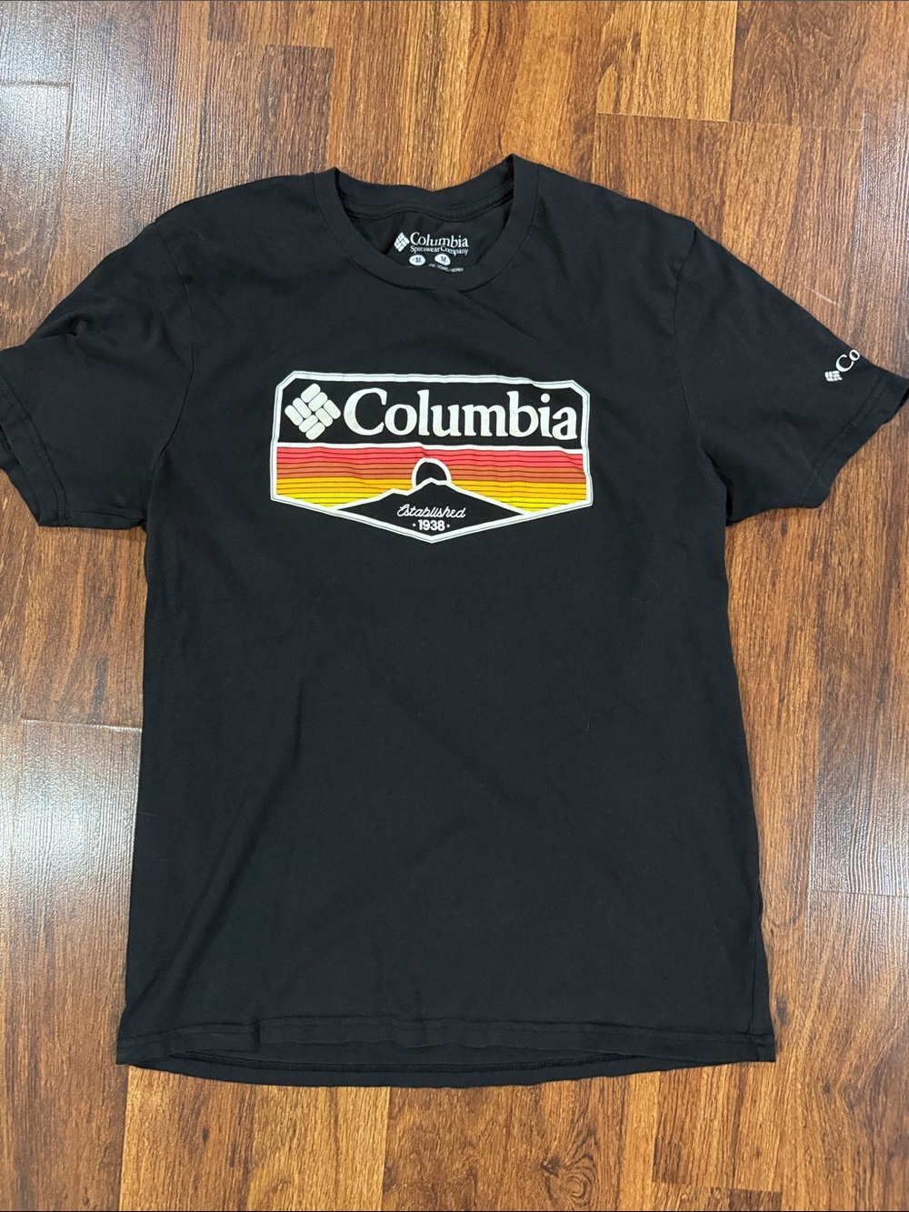 Medium Columbia Black Short-Sleeve Logo Tee with Sunset Graphic